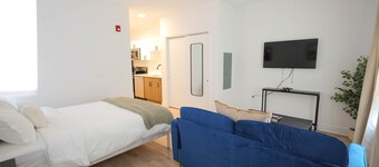 The Platinum Downtown Stamford Studio Getaway