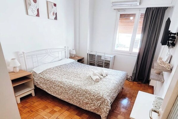 1 chambre, fer et planche à repasser, Wi-Fi, draps fournis