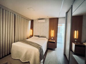 Deluxe Apartment | Blackout curtains, iron/ironing board, free WiFi