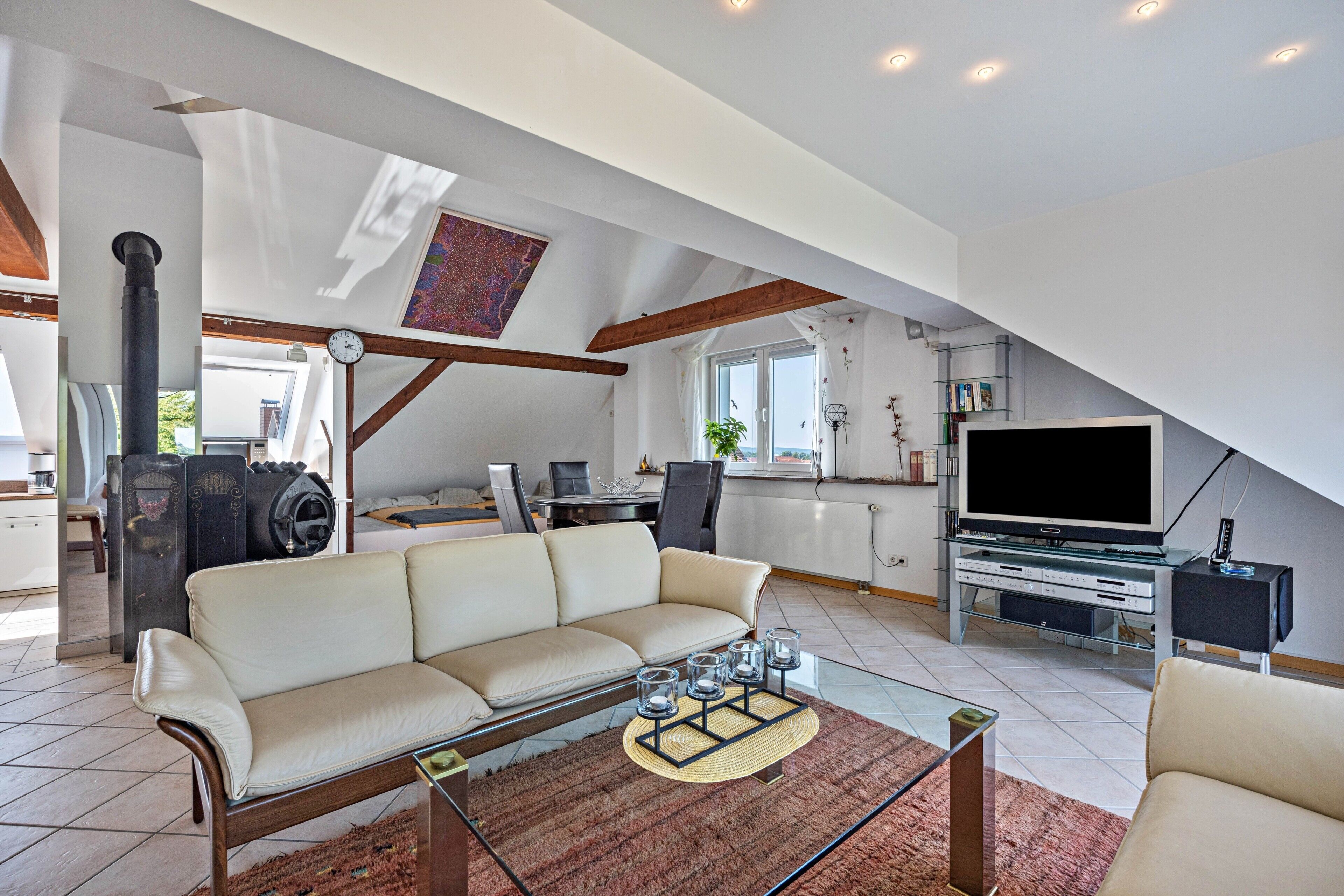 Tv, pejs, dvd-afspiller, stereoanlæg