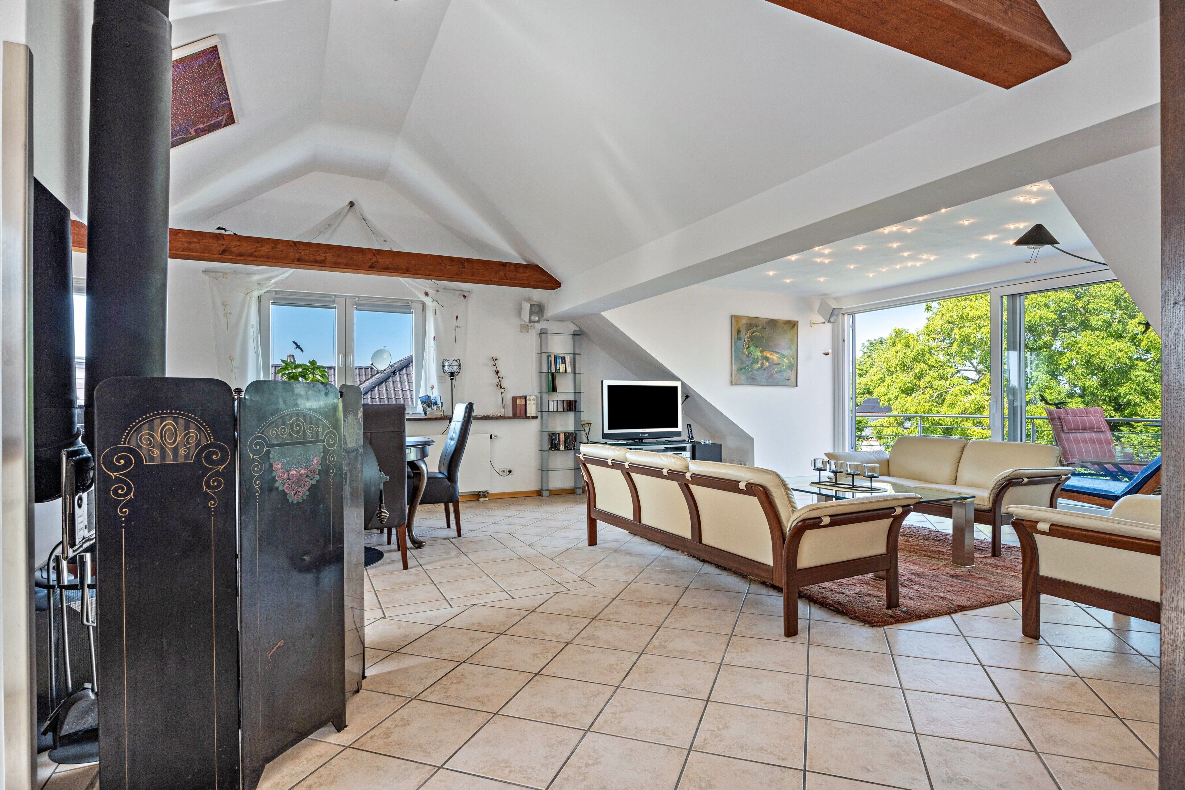 Tv, pejs, dvd-afspiller, stereoanlæg