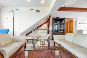 TV, fireplace, DVD player, stereo