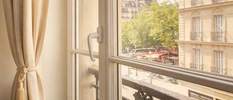 Deluxe Apartment, City View