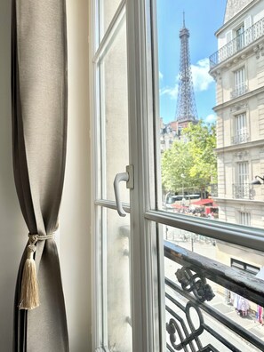 Appartement Deluxe, vue ville | Fer et planche à repasser, lit parapluie, Wi-Fi gratuit, draps fournis