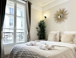 Deluxe Apartment, City View | Living area - 836 StDominique (Paris)