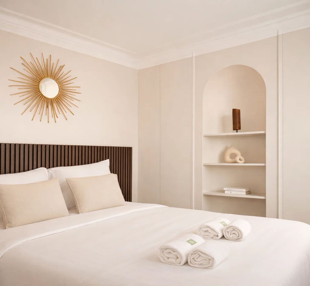 Iron/ironing board, travel crib, free WiFi, bed sheets