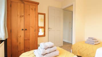 Cottage | 3 bedrooms, individually decorated, individually furnished, free WiFi