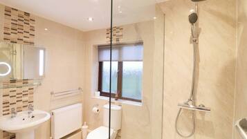 Cottage | Bathroom | Shower
