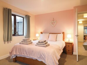 Cottage | 3 bedrooms, individually decorated, individually furnished, free WiFi - The Lodge (Belper)