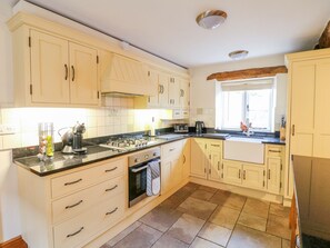Dishwasher, cookware/dishes/utensils