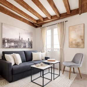 Superior-Apartment, Stadtblick | Wohnbereich