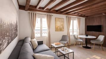 Superior Apartment, City View | Living area