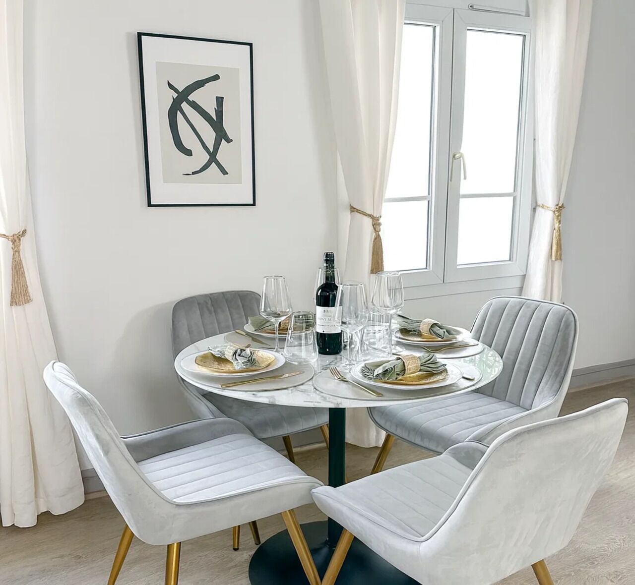 Superior-Apartment, Stadtblick | Esszimmer