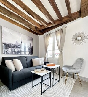 Interior - 841 Polytech (Paris)