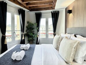 Superior Apartment, City View | Iron/ironing board, travel cot, free WiFi, bed sheets