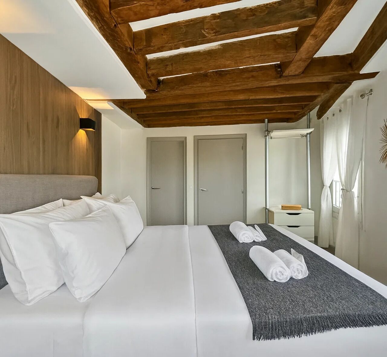 Superior-Apartment, Stadtblick | Bügeleisen/Bügelbrett, Reisekinderbett, kostenloses WLAN, Bettwäsche