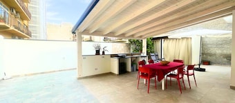Spacious Seaside Villa for 10 People - Center of Milazzo Within Walking Distance