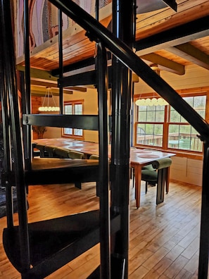 Dining - Luxury Lodge Sleeps 26︱Pool • Pond • Hot Tub (Logan)