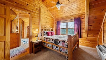 6 bedrooms, desk, iron/ironing board, WiFi
