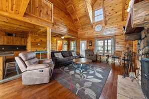 TV, peis og kontorer