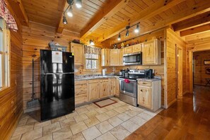 Fridge, microwave, oven, stovetop - Romantic Log Cabin • Hot Tub • Fireplace • View (Logan)