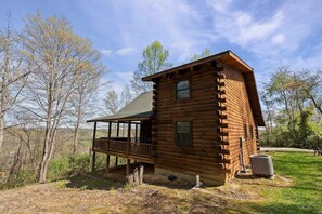 Exterior - Romantic Log Cabin • Hot Tub • Fireplace • View (Logan)
