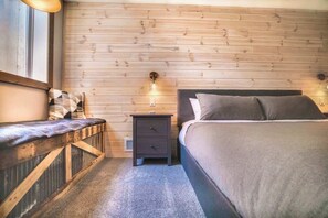 4 bedrooms, desk, iron/ironing board, travel crib