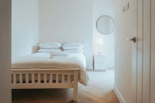 Apartment | Blackout drapes, soundproofing, iron/ironing board, free WiFi