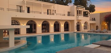 2 piscinas al aire libre