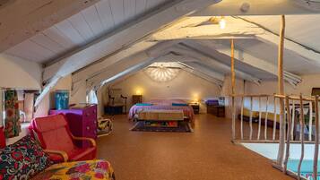 1 slaapkamer, een strijkplank/strijkijzer, wifi, beddengoed