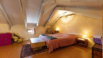 1 chambre, fer et planche à repasser, Wi-Fi, draps fournis