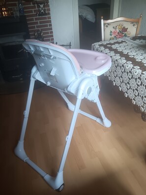 2 Schlafzimmer, Bügeleisen/Bügelbrett, Bettwäsche
