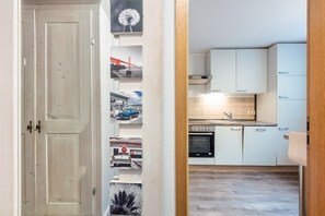 Kühlschrank, Ofen, Herdplatte, Geschirrspüler