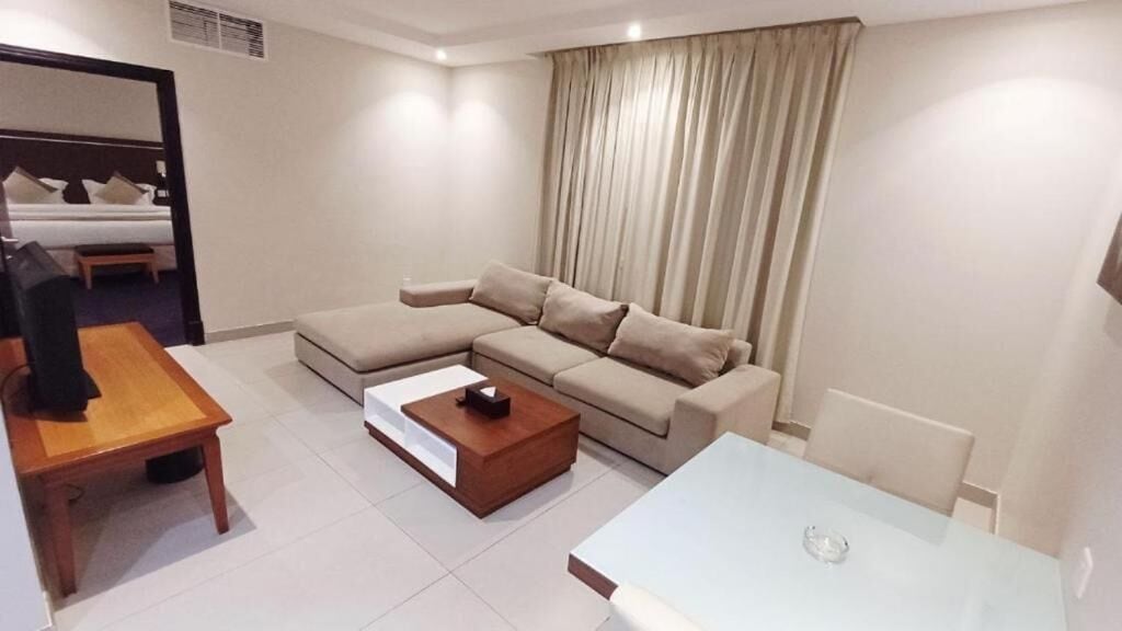 Suite | Living area