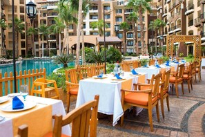 Outdoor dining - Elite 1 Br Ocean-Facing Suite, Beautiful Villa Del Arco, Cabo San Lucas (Cabo San Lucas)