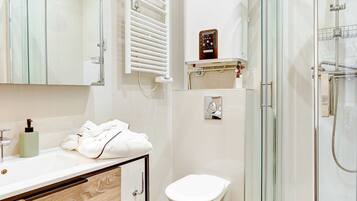 Dusch, hÄrtork och handdukar