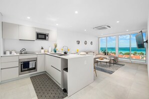 Comfort Condo | Private kitchen - Atlantic 360 by BlueAruba Rentals (Noord)
