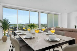 Apartamento de lujo | Servicio de comidas en la habitación