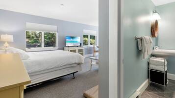 Iron/ironing board, free WiFi, bed sheets