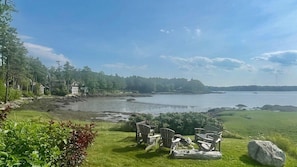 Property grounds - Mabel's Maine Studio on the River (Edgecomb)