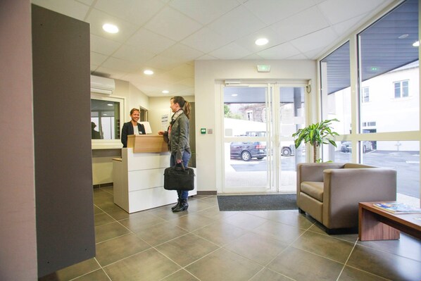 Lobby - Proche du centre ville et à 1 km de la gare (Orleans)