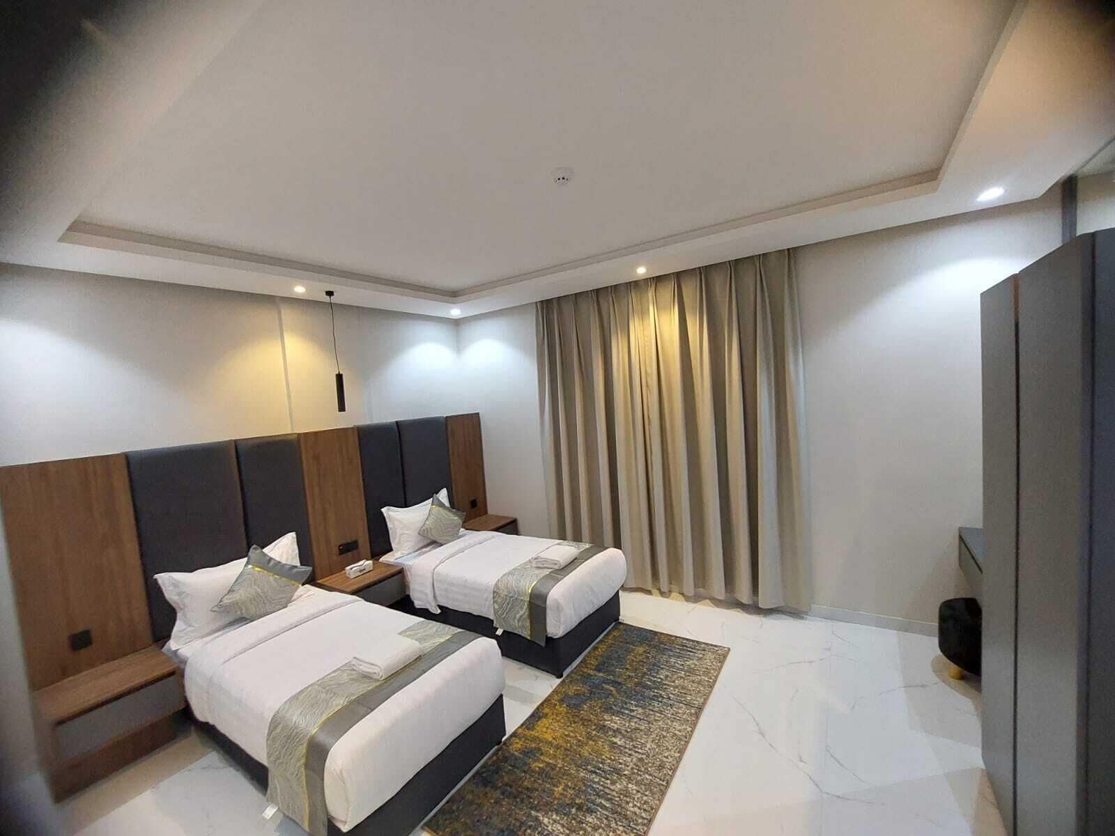 Twin Room | In-room safe, laptop workspace, blackout curtains, iron/ironing board