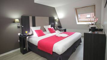 Travel crib, free WiFi