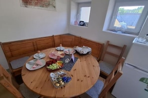 Dining - Bed and breakfast Alte Volksschule Heinrichs near Weitra (Unserfrau-Altweitra)