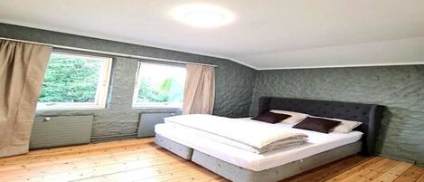 6 chambres, bureau, Wi-Fi gratuit, draps fournis