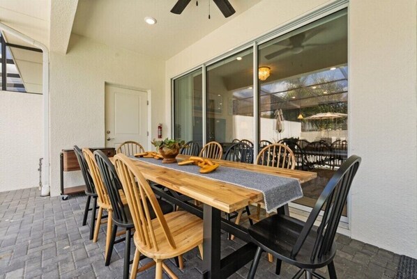 Outdoor dining
