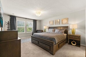 5 bedrooms, iron/ironing board, WiFi, bed sheets