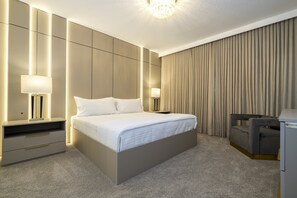 6 chambres, fer et planche à repasser, Wi-Fi, literie fournie