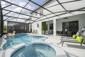 Beheizter Pool