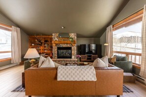 Imagen sin descripción, 3 de 84, botón